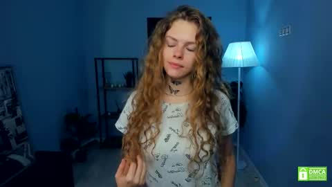 Natalie online show from November 2025 05:02:02 AM