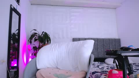 Snapshot of nataly_mcry chatting on January 2025 08:30:01 PM NATALY online show from January 2025 08:30:01 PM