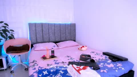 Snapshot of nataly_mcry chatting on September 2025 04:23:01 PM NATALY online show from September 2025 04:23:01 PM