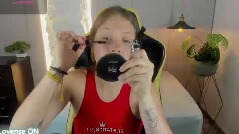 Snapshot of nataly_rodri chatting on September 2025 07:57:01 PM Nataly online show from September 2025 07:57:01 PM