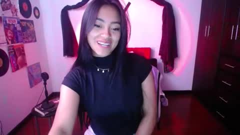 Snapshot of natalyescobar_lx chatting on December 2024 05:22:01 PM Nataly Escobar online show from December 2024 05:22:01 PM