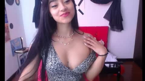 Snapshot of natalyescobar_lx chatting on February 2025 04:56:02 PM Nataly Escobar online show from February 2025 04:56:02 PM