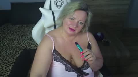 Snapshot of natascha1202 chatting on December 2024 09:45:01 PM Natalli online show from December 2024 09:45:01 PM