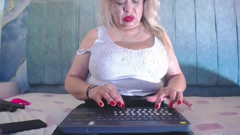 Snapshot of natasha_699 chatting on May 2026 11:22:02 PM Natasha online show from May 2026 11:22:02 PM