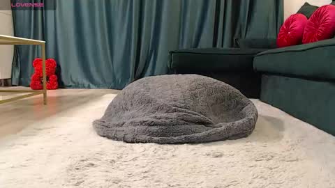 Naty  online show from February 2026 09:22:01 PM