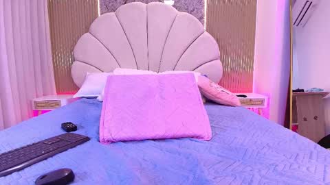 Natasha online show from November 2025 07:24:02 PM