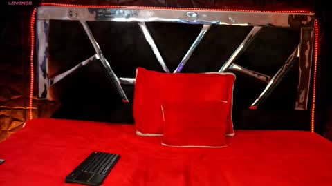 Natasha Vesper  online show from October 2025 12:19:01 PM