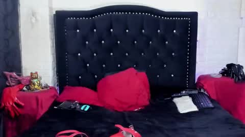 natashaburgos online show from March 2025 09:40:02 PM