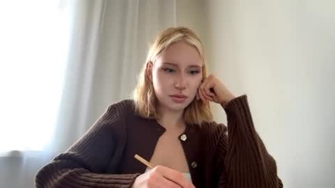 Alisa online show from June 2026 02:42:02 AM