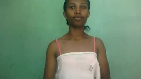 Snapshot of nathalie004 chatting on October 2025 07:49:01 AM nathalie004 online show from October 2025 07:49:01 AM