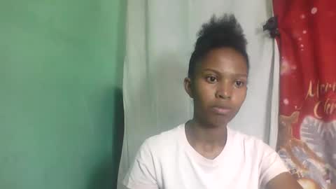 Snapshot of nathalie004 chatting on October 2025 05:07:02 AM nathalie004 online show from October 2025 05:07:02 AM