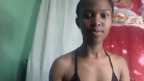 Snapshot of nathalie004 chatting on October 2025 04:46:02 AM nathalie004 online show from October 2025 04:46:02 AM