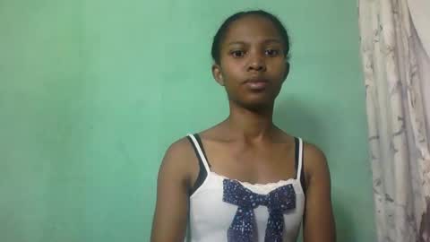 Snapshot of nathalie004 chatting on October 2025 05:19:02 AM nathalie004 online show from October 2025 05:19:02 AM