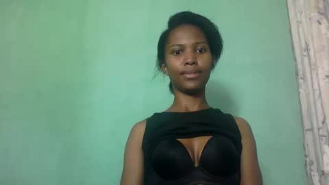 Snapshot of nathalie004 chatting on October 2025 06:27:02 AM nathalie004 online show from October 2025 06:27:02 AM