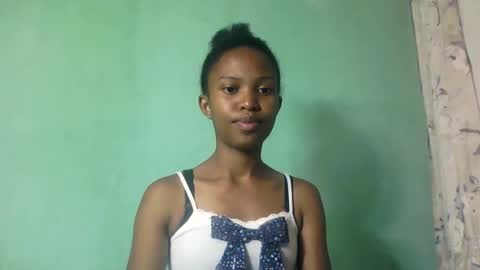 Snapshot of nathalie004 chatting on October 2025 05:19:02 AM nathalie004 online show from October 2025 05:19:02 AM