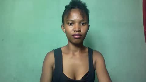 Snapshot of nathalie004 chatting on October 2025 06:04:01 AM nathalie004 online show from October 2025 06:04:01 AM