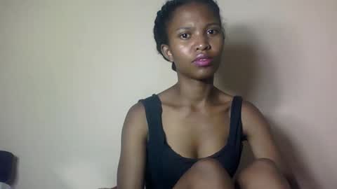 Snapshot of nathalie004 chatting on November 2025 07:08:02 AM nathalie004 online show from November 2025 07:08:02 AM