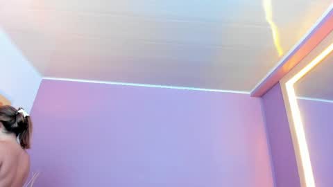 nathalie rossel online show from April 2026 07:06:02 PM