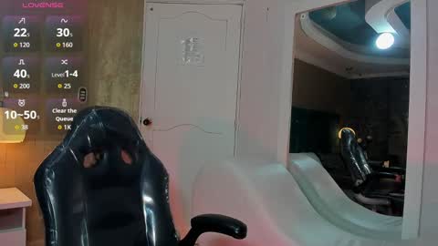 Snapshot of nathalyleen chatting on November 2025 08:33:02 PM online show from November 2025 08:33:02 PM