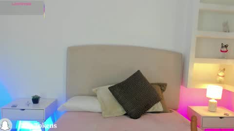 NATHALY  online show from November 2025 10:36:02 AM