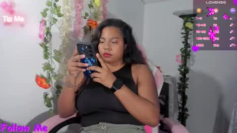 Snapshot of nathasha_jhonsom_ chatting on June 2026 02:05:01 AM Naty online show from June 2026 02:05:01 AM