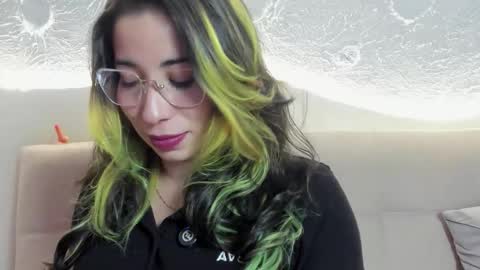 Nat  online show from October 2025 02:33:01 AM