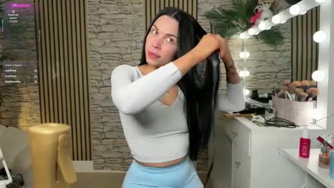 NATTY FIERROS online show from November 2025 09:17:01 PM