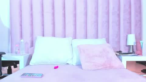 Sophia online show from April 2026 09:07:02 PM