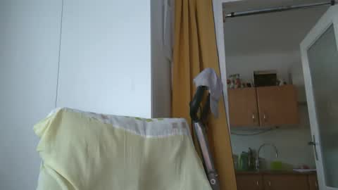 Snapshot of naturista25 chatting on May 2026 05:21:02 PM naturista25 online show from May 2026 05:21:02 PM