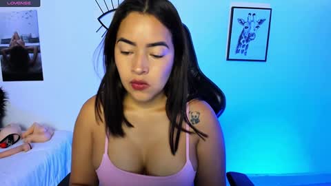 Natalia online show from February 2025 05:35:01 PM