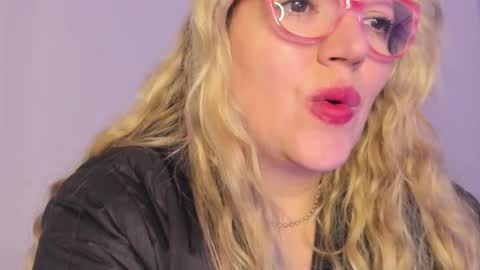 Nataly online show from December 2025 04:22:01 AM