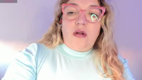 Nataly online show from April 2026 06:19:02 PM