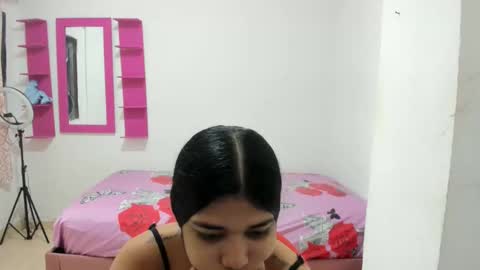 naty_lan online show from October 2025 02:08:01 PM