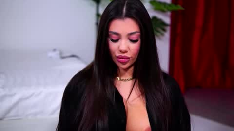 Naty online show from October 2025 09:18:02 AM