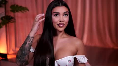 Naty online show from April 2026 07:58:02 PM