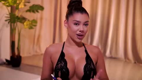 Naty online show from June 2026 07:09:01 PM