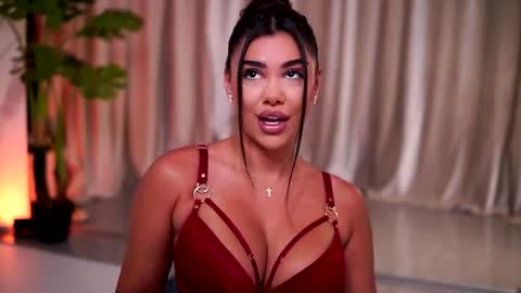 Naty online show from August 2026 07:12:02 PM