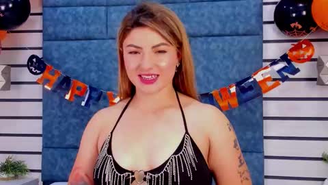 Naty  online show from October 2025 08:20:01 PM