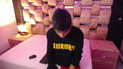 Snapshot of natyyalex chatting on November 2025 08:54:02 PM Naty y Alex online show from November 2025 08:54:02 PM