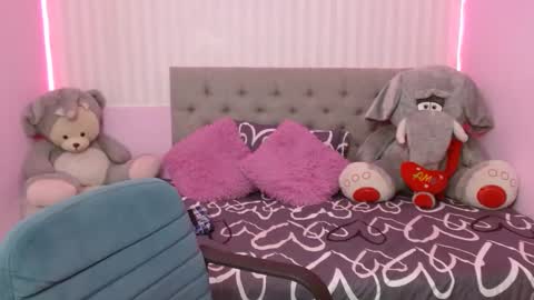 Snapshot of naughty_ariel chatting on February 2025 06:55:01 PM Zoe online show from February 2025 06:55:01 PM