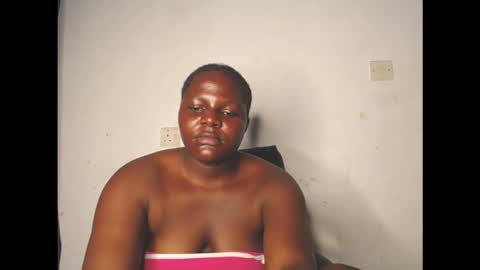 Snapshot of naughty_cunt0 chatting on October 2025 09:43:02 AM Amara online show from October 2025 09:43:02 AM