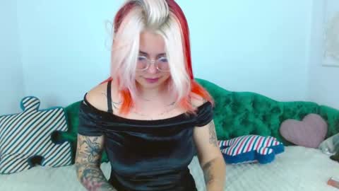 Snapshot of naughty_kittyy1 chatting on November 2025 08:47:01 PM Maria online show from November 2025 08:47:01 PM