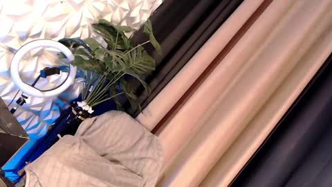 Snapshot of naughty_lexie69xx chatting on December 2024 04:37:01 PM GODDESS LEXIE online show from December 2024 04:37:01 PM