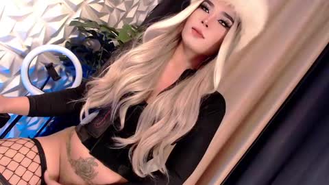 Snapshot of naughty_lexie69xx chatting on December 2024 07:00:02 PM GODDESS LEXIE online show from December 2024 07:00:02 PM