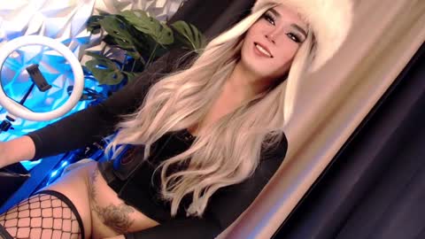 Snapshot of naughty_lexie69xx chatting on December 2024 06:52:02 PM GODDESS LEXIE online show from December 2024 06:52:02 PM