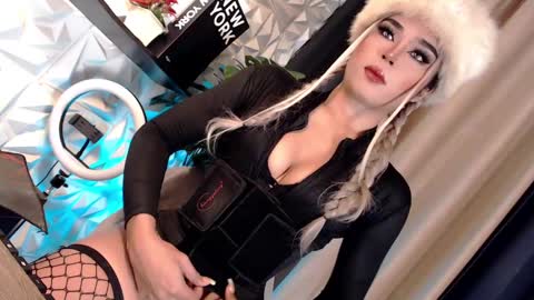 Snapshot of naughty_lexie69xx chatting on January 2025 09:20:01 PM GODDESS LEXIE online show from January 2025 09:20:01 PM