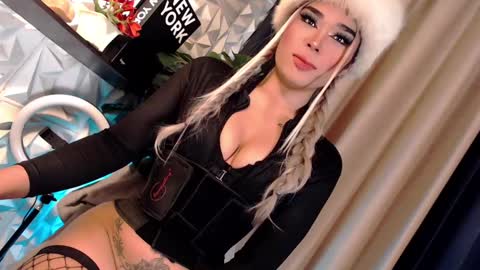 Snapshot of naughty_lexie69xx chatting on January 2025 06:35:01 PM GODDESS LEXIE online show from January 2025 06:35:01 PM