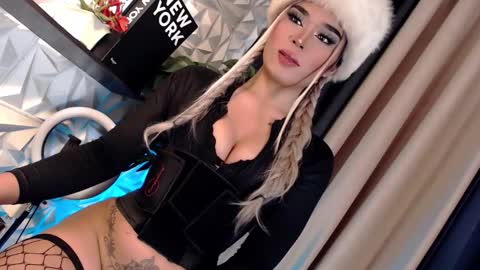 Snapshot of naughty_lexie69xx chatting on January 2025 03:51:01 PM GODDESS LEXIE online show from January 2025 03:51:01 PM