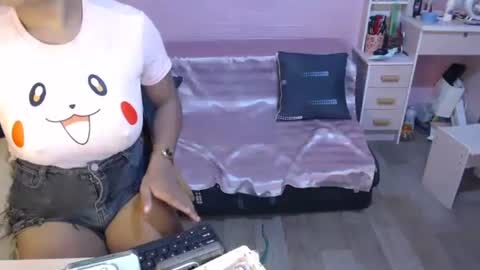 naughty_lorien143 online show from November 2025 06:01:01 AM