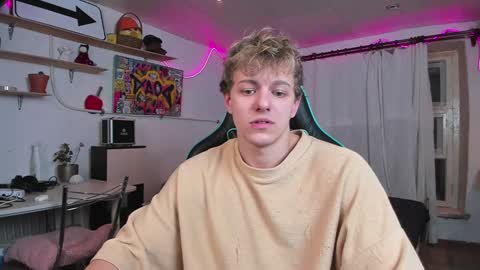 Nik online show from January 2025 03:50:01 PM